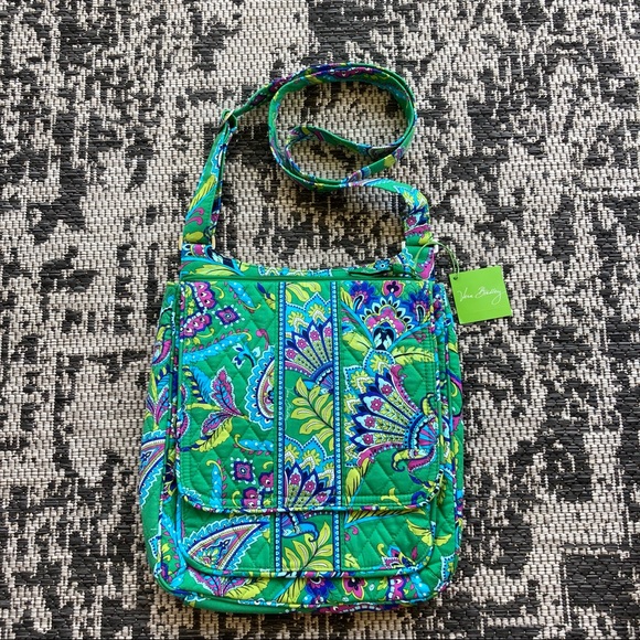 Vera Bradley Handbags - NWT Vera Bradley Mailbag in Emerald Paisley